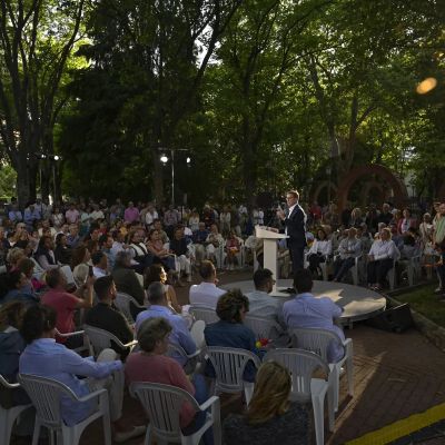 Spain conservatives entrust Feijóo, the boring guy who wins every election by a landslide