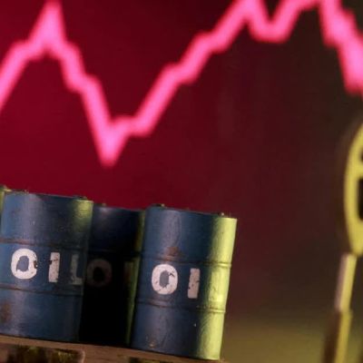 Oil heads higher as US-Iran peace talks in stalemate