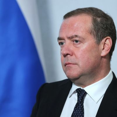 Ukraine security deal based on post-war Germany a non-runner – Medvedev — RT Russia & Former Soviet Union
