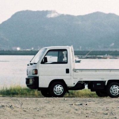 These tiny Japanese pick-up trucks that cost about $5,000 are winning fans in America