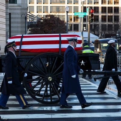 Mourners defy subfreezing temperatures to honour former US president Jimmy Carter at the Capitol