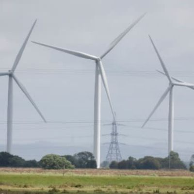 UK set to miss 2030 clean power targets, experts warn