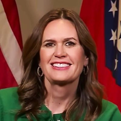 MAGA governor and former Trump press secretary booted out of Arkansas restaurant, employees say she’s ‘evil’