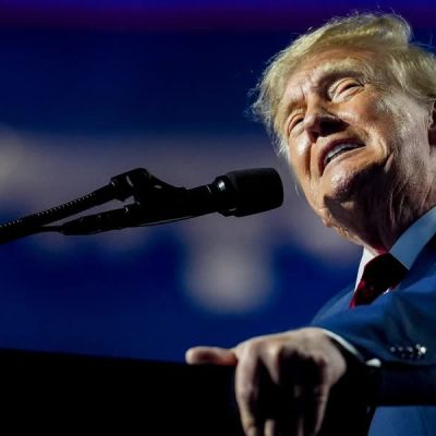 Trump Downplays AI Concerns as CEOs Call for Slowing Pace (1)