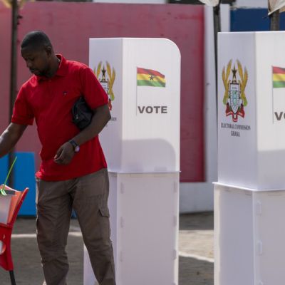 Ghana votes for president amid economic crisis  —  RT Africa