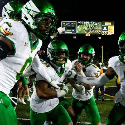 Top 25 roundup: No. 9 Oregon boosts resume with win at No. 20 Iowa