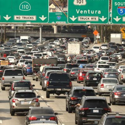 Editorial: California’s transportation spending doesn’t match its climate promises