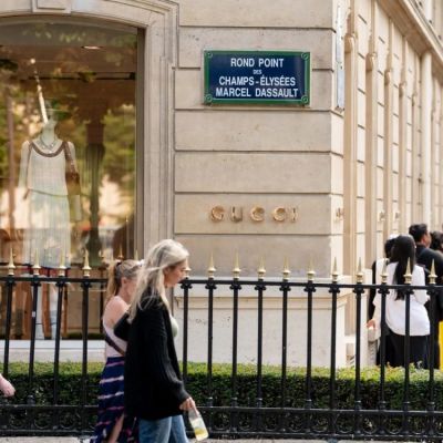 US shoppers abandon London for tax-free Paris and Milan