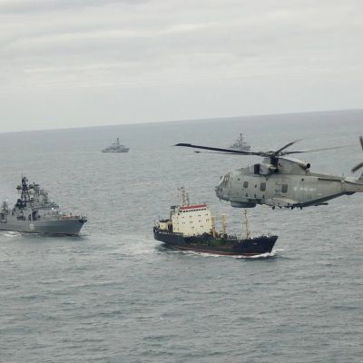 UK navy foiled Russian submarines surveying undersea cables, defence minister says – AOL