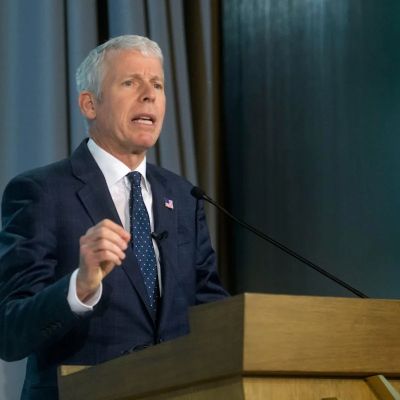 Ships continue to move through Strait of Hormuz, Chris Wright says