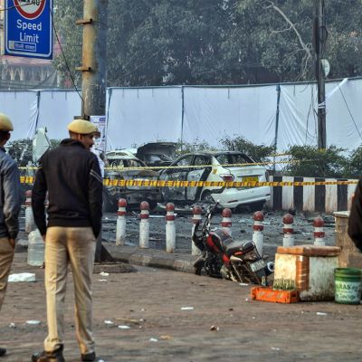 NIA Intensifies Crackdown: Multiple Raids in Search for Delhi Car Blast Conspirators | Headlines