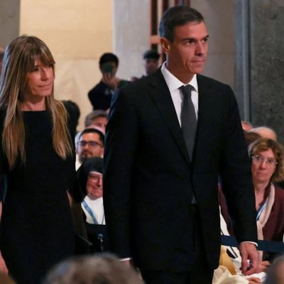 Sánchez’s wife banned from leaving Spain during corruption trial