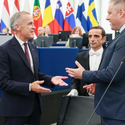 Byrne meets Canadian PM at European Parliament