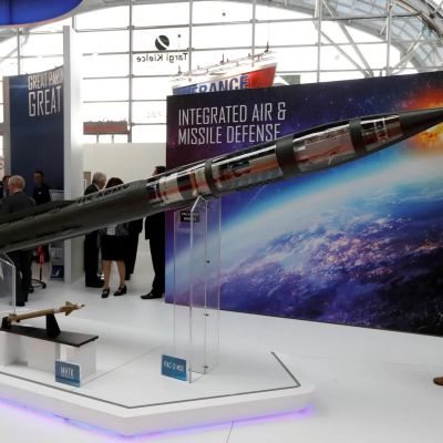 US Pentagon awards mega contracts to defence firms as Iran war strains US weapons stockpiles
