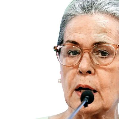 Sonia Gandhi raises pay, vacancy issues of frontline women workers