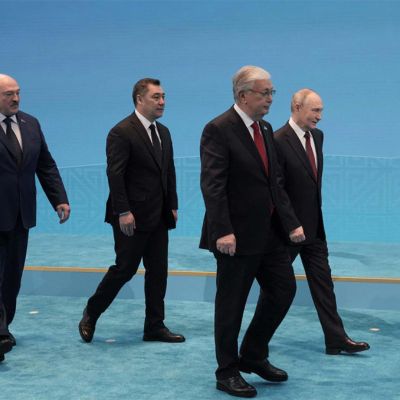 Hold a referendum in Armenia on joining the EU or remaining in the EAEU