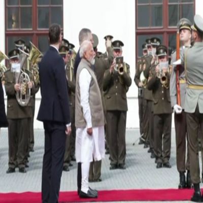 PM Modi receives ceremonial welcome in Bratislava, meets with Slovakian PM Fico – The Tribune