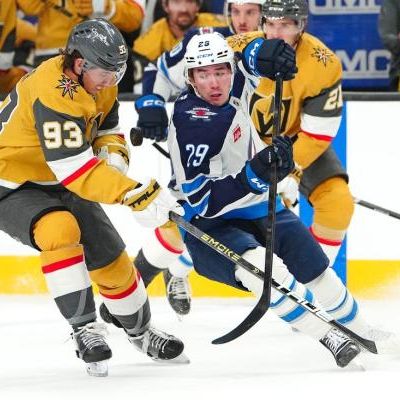 Golden Knights snag division edge with victory over Jets