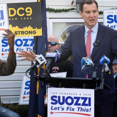 Democrat Tom Suozzi took center lane in his 3 House terms