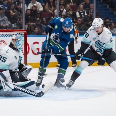 Matty Beniers, Kraken slip past Canucks in shootout