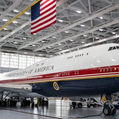Trump unveils a new presidential airplane
