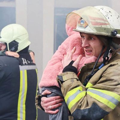 Children among dead in Russian strikes after Trump pauses Putin talks