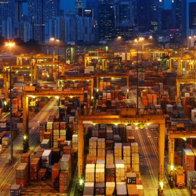 How does one make it as a business pioneer?