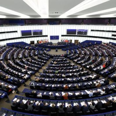EU parliament adopts twin texts tightening migration rules