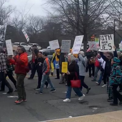 Large protest outside Fox News DC bureau organized on Bluesky - Washington Examiner
