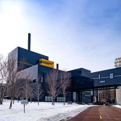 “The Heart Sellers” at Guthrie Theater explores the immigrant experience