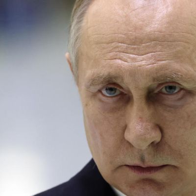 Is Russia pursuing Putin foes abroad, going after critics and defectors on Western soil?