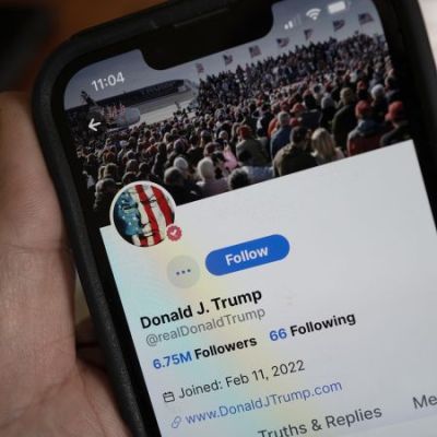 Trump’s social media stock plunges 20%, flirting with its worst day since going public