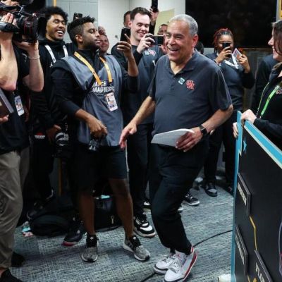 Houston's Duke stunner 'ain't no beauty contest' but keeps Kelvin Sampson dancing and Hakeem Olajuwon smiling - CBSSports.com