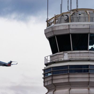 Only controllers and techs with perfect attendance during shutdown getting $10,000 bonuses, FAA says