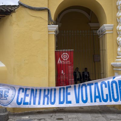 Guatemalans choose new president after a tumultuous electoral season – Breitbart