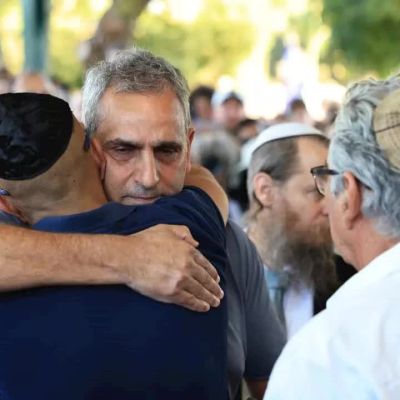 Hamas says it can’t retrieve more bodies, as first hostage funerals start in Israel