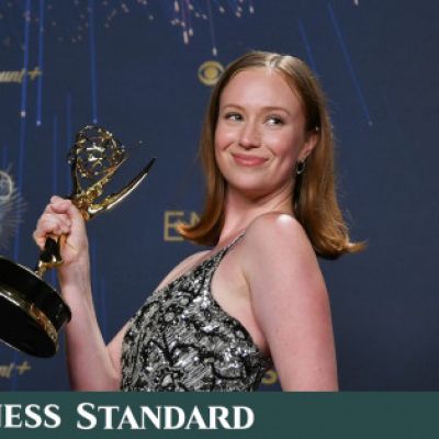 Jewish actor Hannah Einbinder declared “Free Palestine” in her Emmy