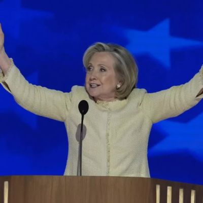 Hillary Clinton says posting Russian pro-Trump propaganda should be a crime