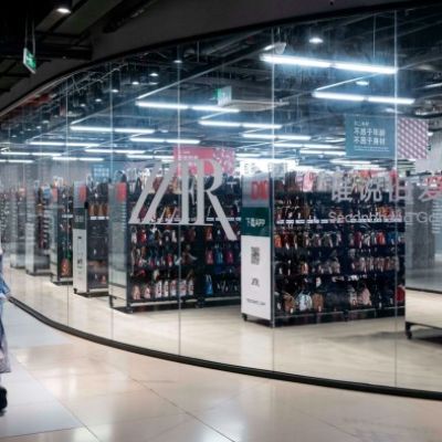 China’s cash-strapped shoppers drawn to second-hand luxury items