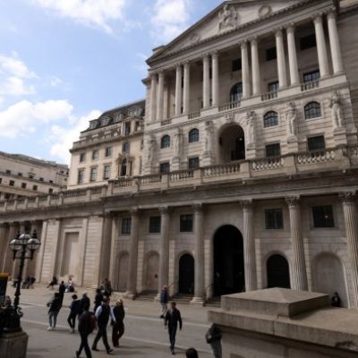 UK economy grows 0.7% in first quarter