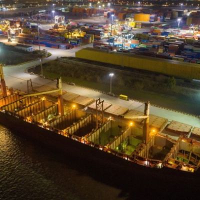 Shipowners switch to smaller vessels as world trade fragments