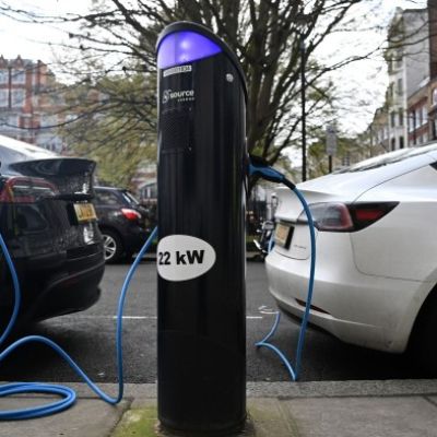 Reeves set to unveil plan for EV drivers to pay per mile charges at Budget
