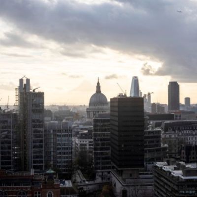 London lawyer hiring frenzy hits record as pay wars rage