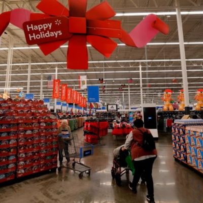 US retailers try to lift flagging consumers with weeks-long Black Friday deals