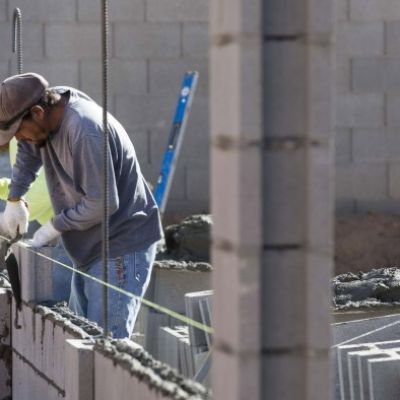 US homebuilder shares slide on fears of higher rates and Trump tariffs