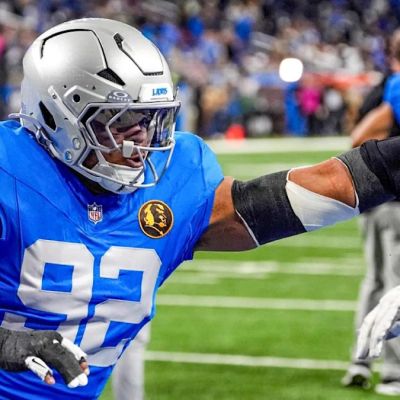 Bears part ways with Marcus Davenport days before Packers showdown