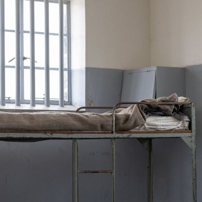 Rastafari man can’t sue prison officials who cut his dreadlocks, Supreme Court rules