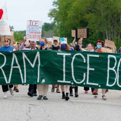 US immigration officials won’t pause traffic stops after 2 fatal shootings: Trump