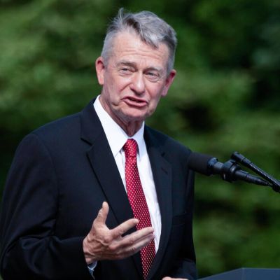 Idaho Governor Signs Bill Banning Businesses, Schools From Requiring Medical Procedures