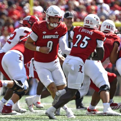 Tyler Shough Guides No. 22 Louisville in 42-14 Win Over Jacksonville State